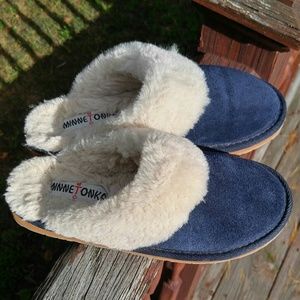 minnetonka cailee clog slipper